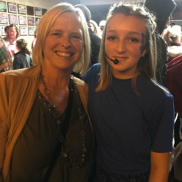 😻💕WELCOME TO MY CLOSET!!💕😻 - Picture 2 of 14